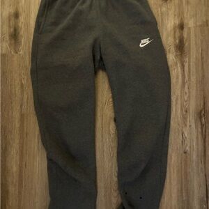 Nike Men's Club Fleece Joggers, dark grey